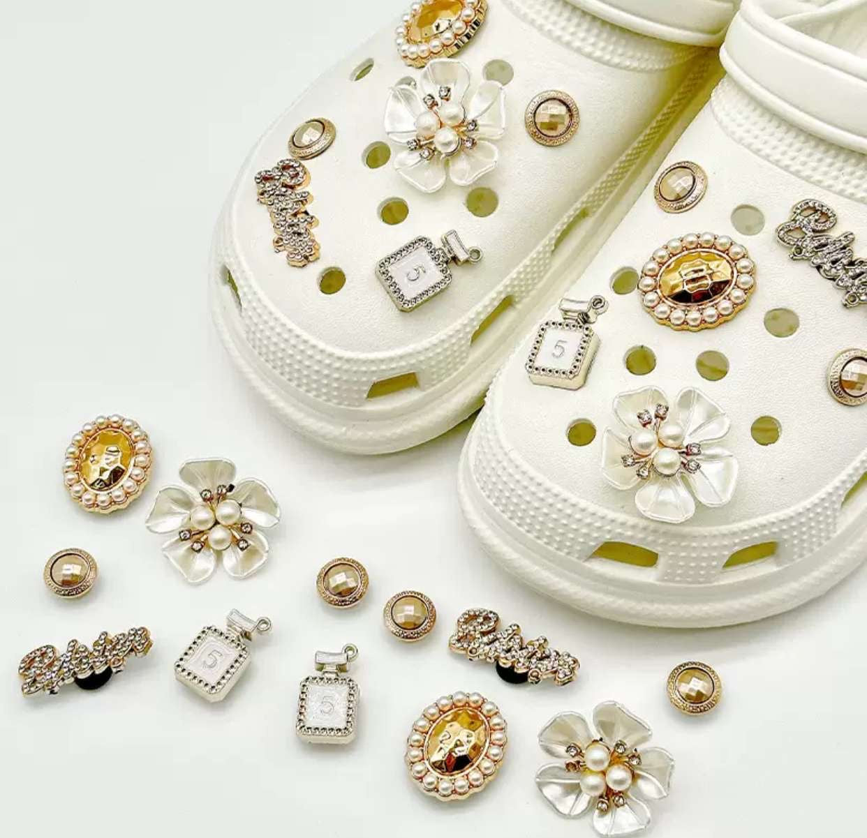 Lot de pins style bijoux dorée !